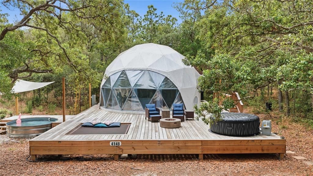 For Sale: $550,000 (1 beds, 1 baths, 477 Square Feet)