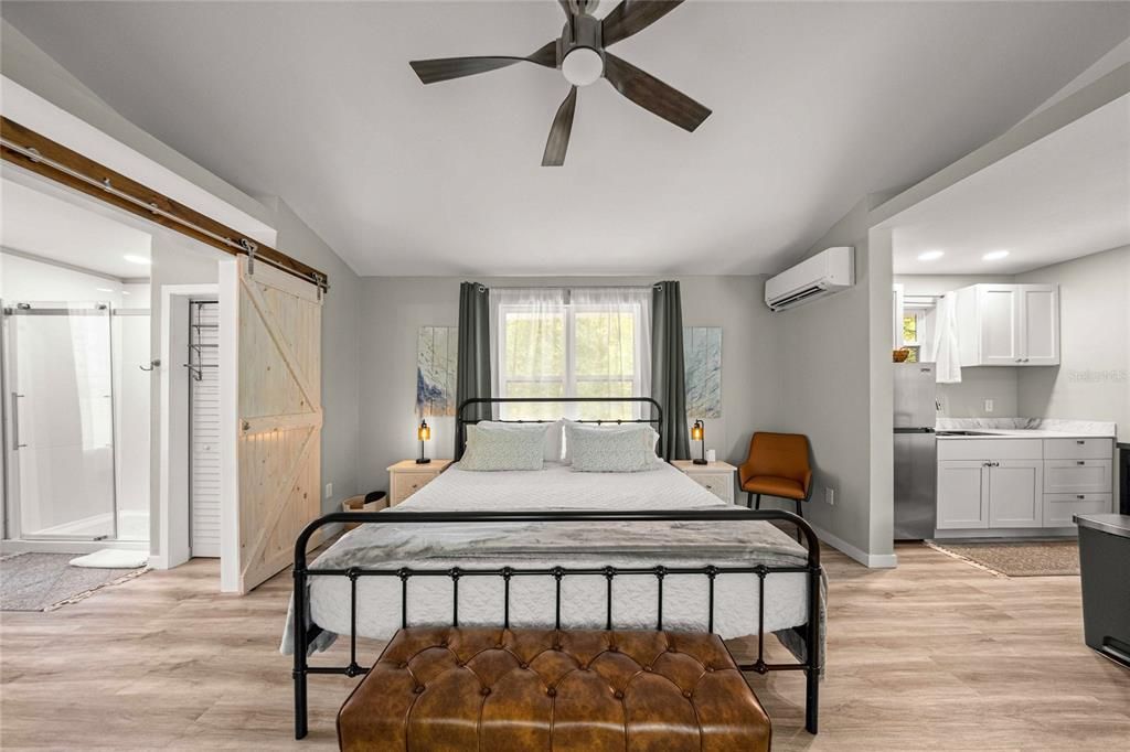 For Sale: $550,000 (1 beds, 1 baths, 477 Square Feet)