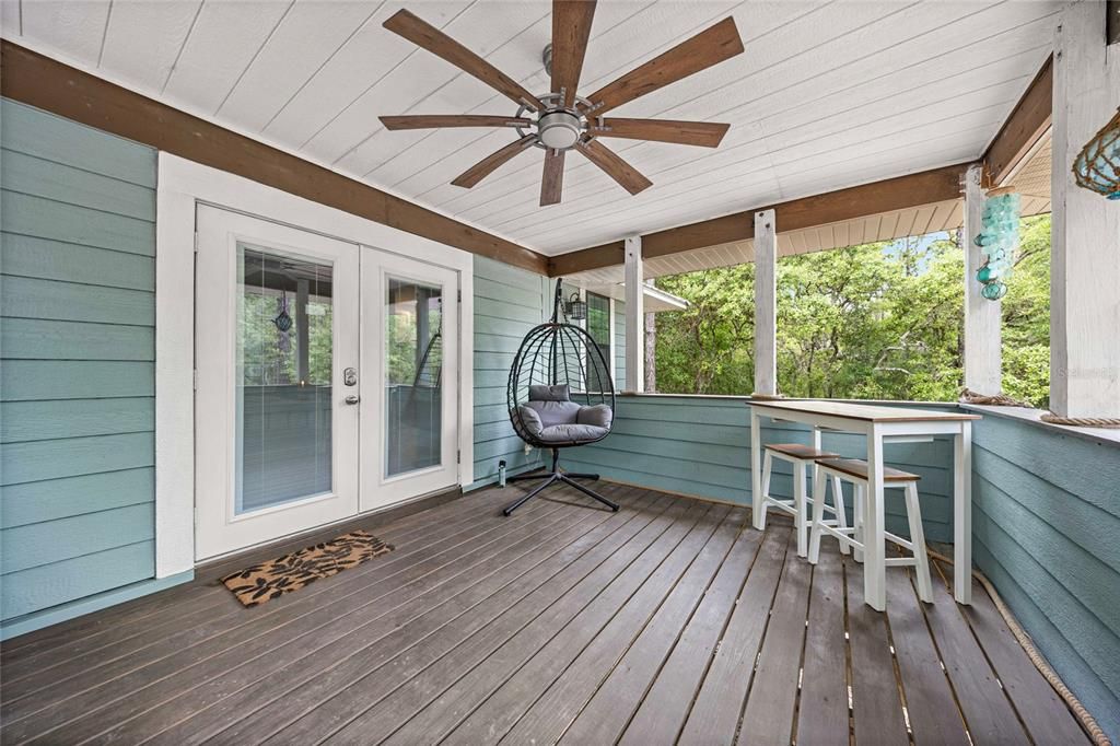 For Sale: $550,000 (1 beds, 1 baths, 477 Square Feet)