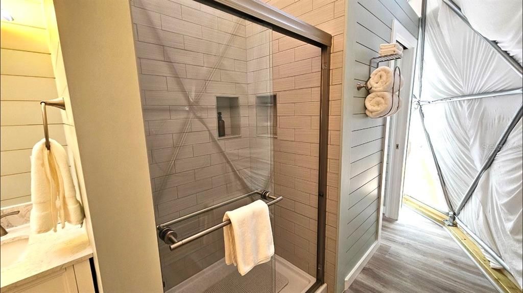 For Sale: $550,000 (1 beds, 1 baths, 477 Square Feet)
