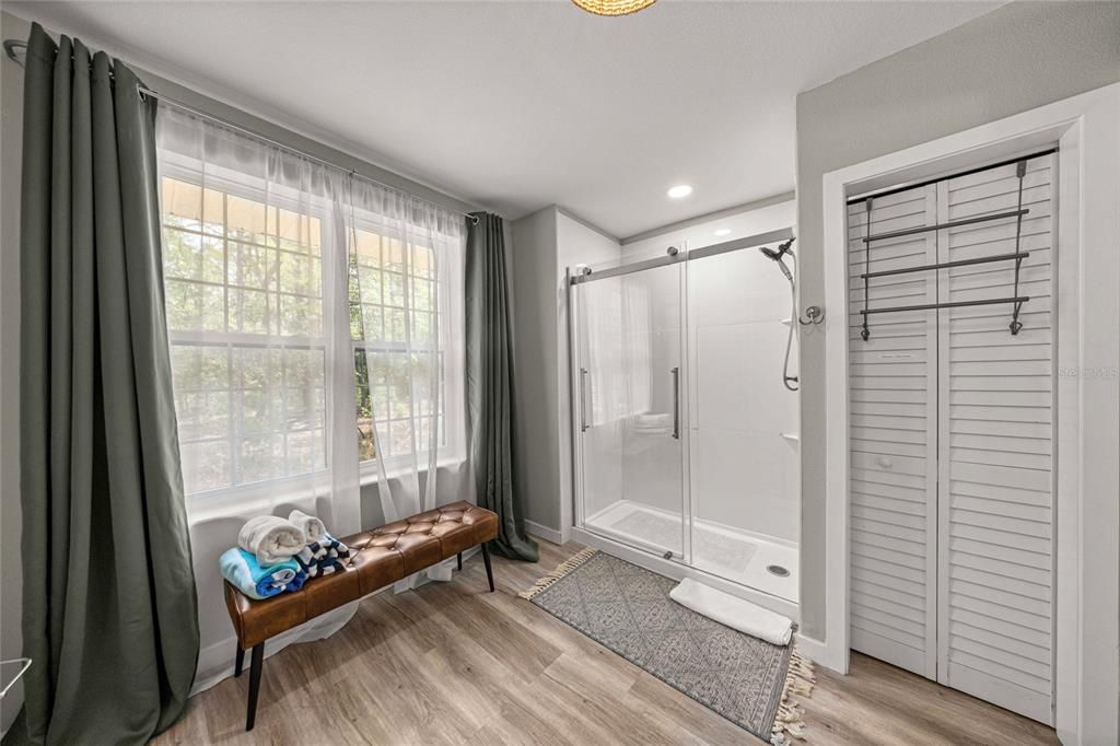 For Sale: $550,000 (1 beds, 1 baths, 477 Square Feet)