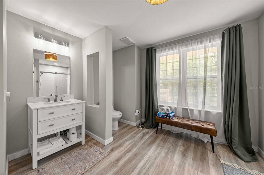 For Sale: $550,000 (1 beds, 1 baths, 477 Square Feet)