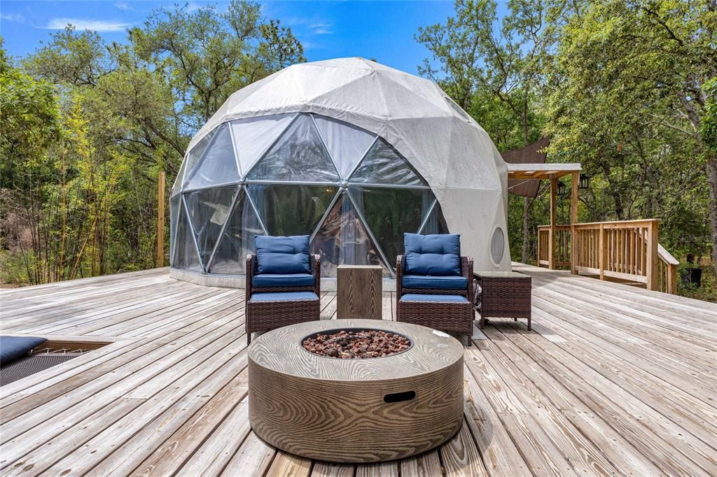 For Sale: $550,000 (1 beds, 1 baths, 477 Square Feet)