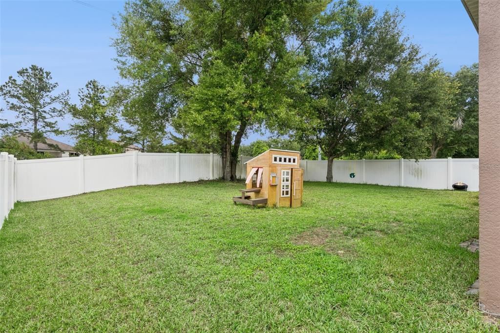 Active With Contract: $415,000 (3 beds, 2 baths, 1901 Square Feet)