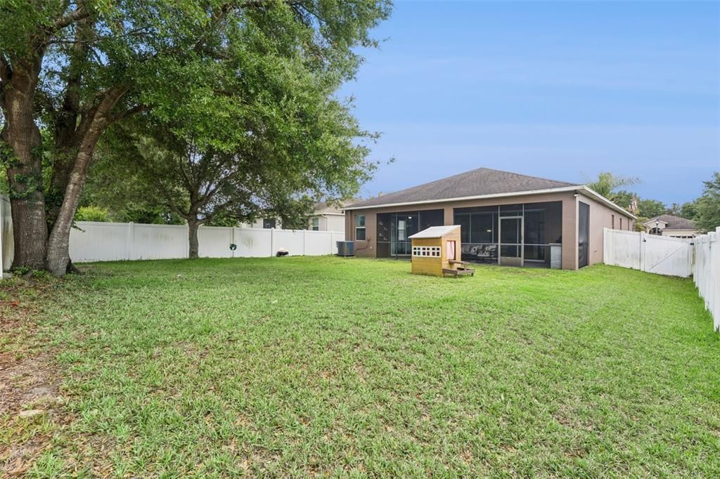 Active With Contract: $415,000 (3 beds, 2 baths, 1901 Square Feet)