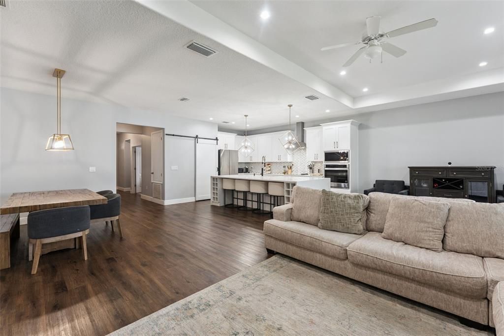 Active With Contract: $415,000 (3 beds, 2 baths, 1901 Square Feet)