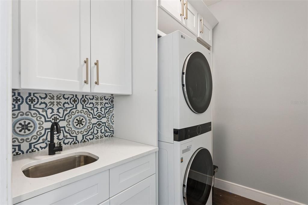 Active With Contract: $415,000 (3 beds, 2 baths, 1901 Square Feet)