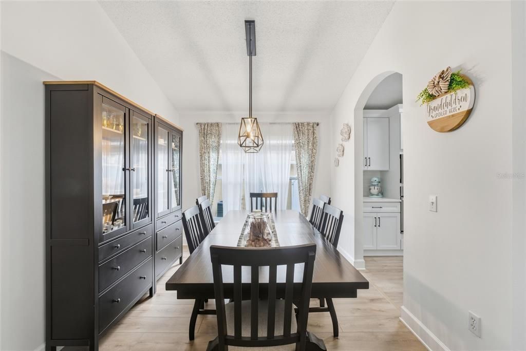 En Venta: $506,500 (4 camas, 4 baños, 2218 Pies cuadrados)