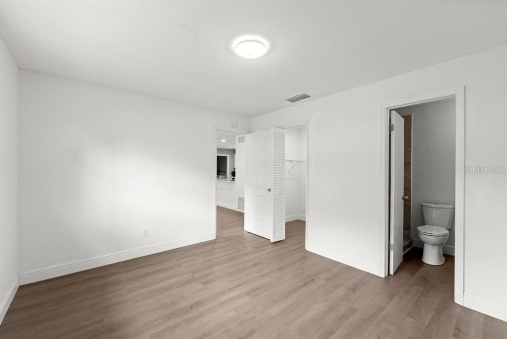 For Sale: $295,900 (4 beds, 2 baths, 1282 Square Feet)