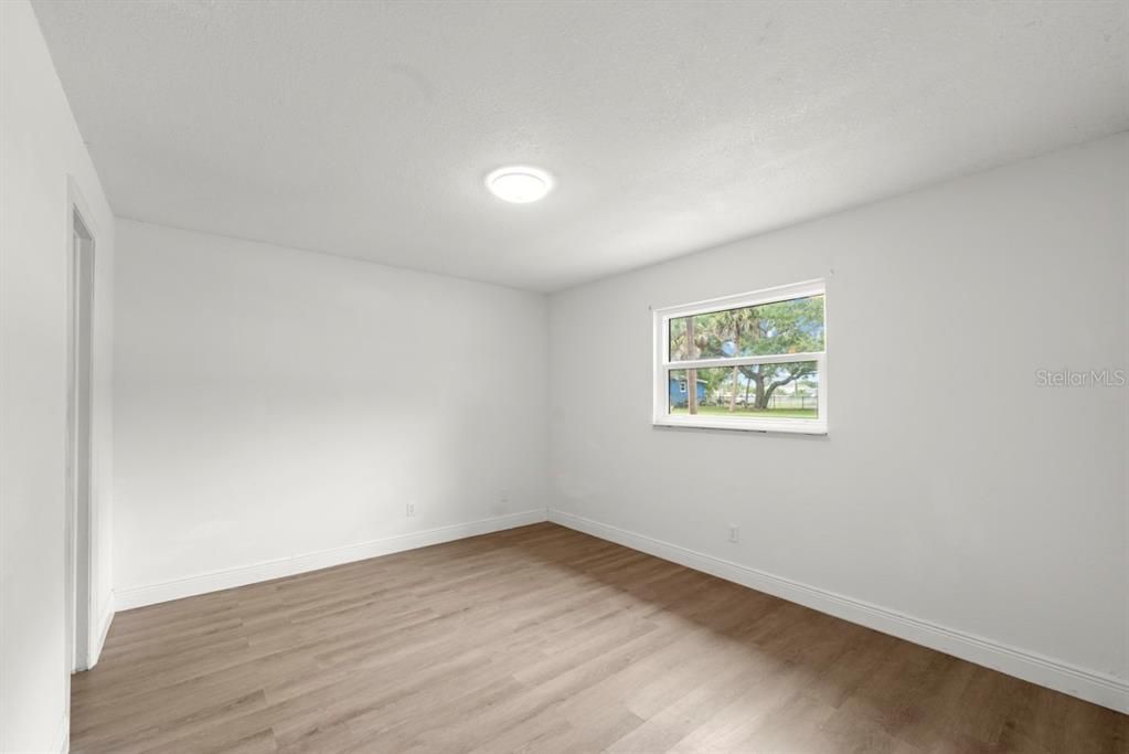 For Sale: $295,900 (4 beds, 2 baths, 1282 Square Feet)