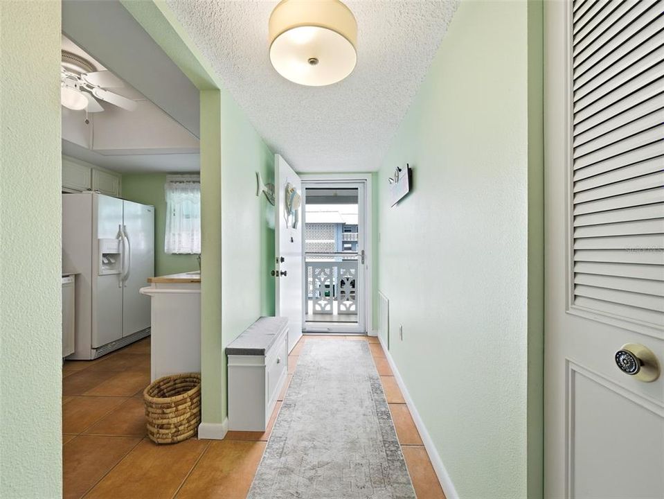 Active With Contract: $323,300 (2 beds, 2 baths, 958 Square Feet)
