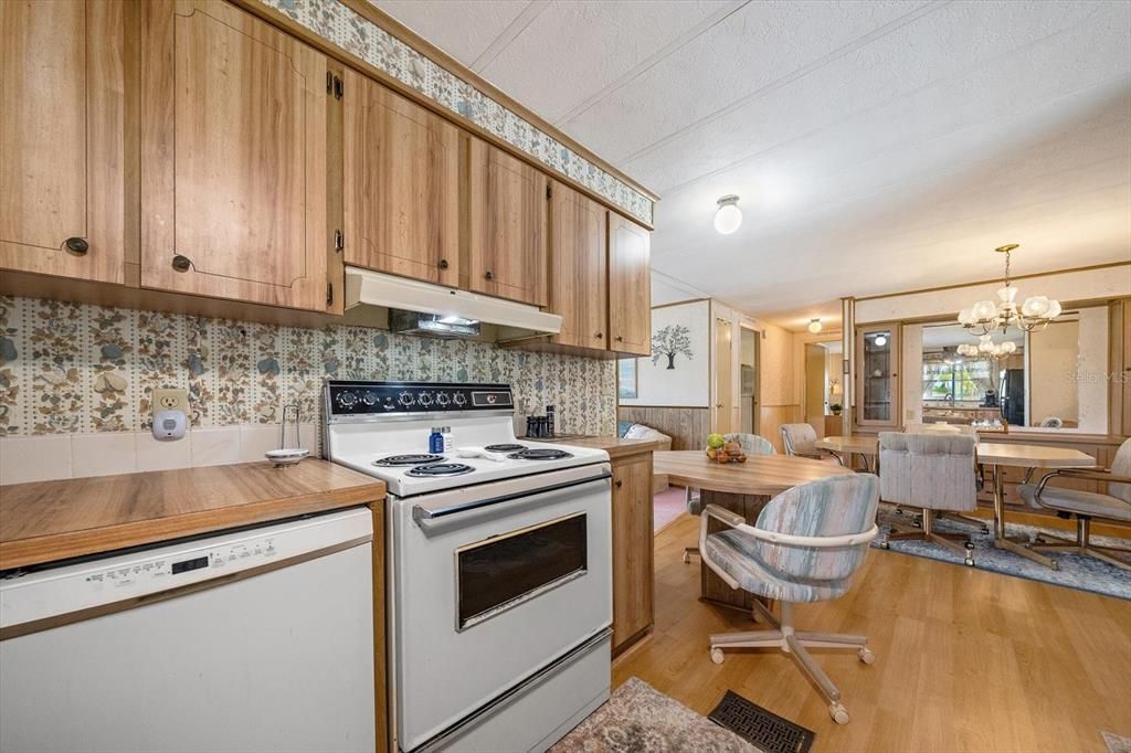 На продажу: $135,000 (2 спален, 2 ванн, 1056 Квадратных фут)