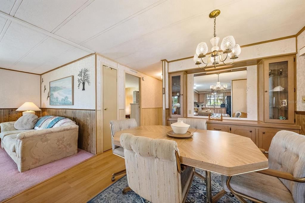 На продажу: $135,000 (2 спален, 2 ванн, 1056 Квадратных фут)