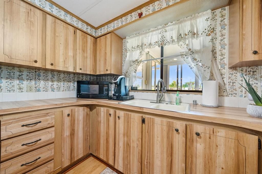 На продажу: $135,000 (2 спален, 2 ванн, 1056 Квадратных фут)