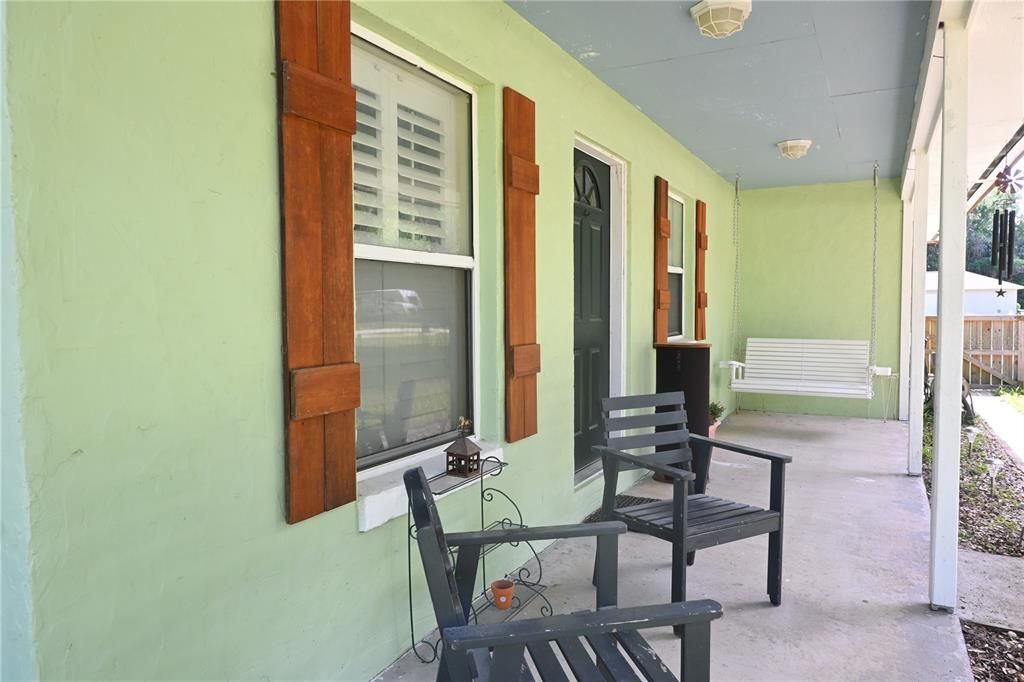 For Sale: $289,000 (2 beds, 1 baths, 1020 Square Feet)