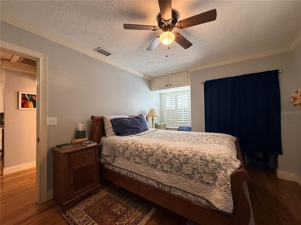 For Sale: $289,000 (2 beds, 1 baths, 1020 Square Feet)