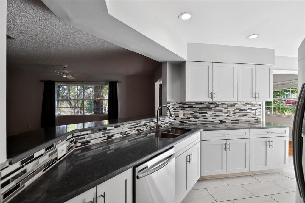 For Sale: $170,000 (2 beds, 2 baths, 1473 Square Feet)