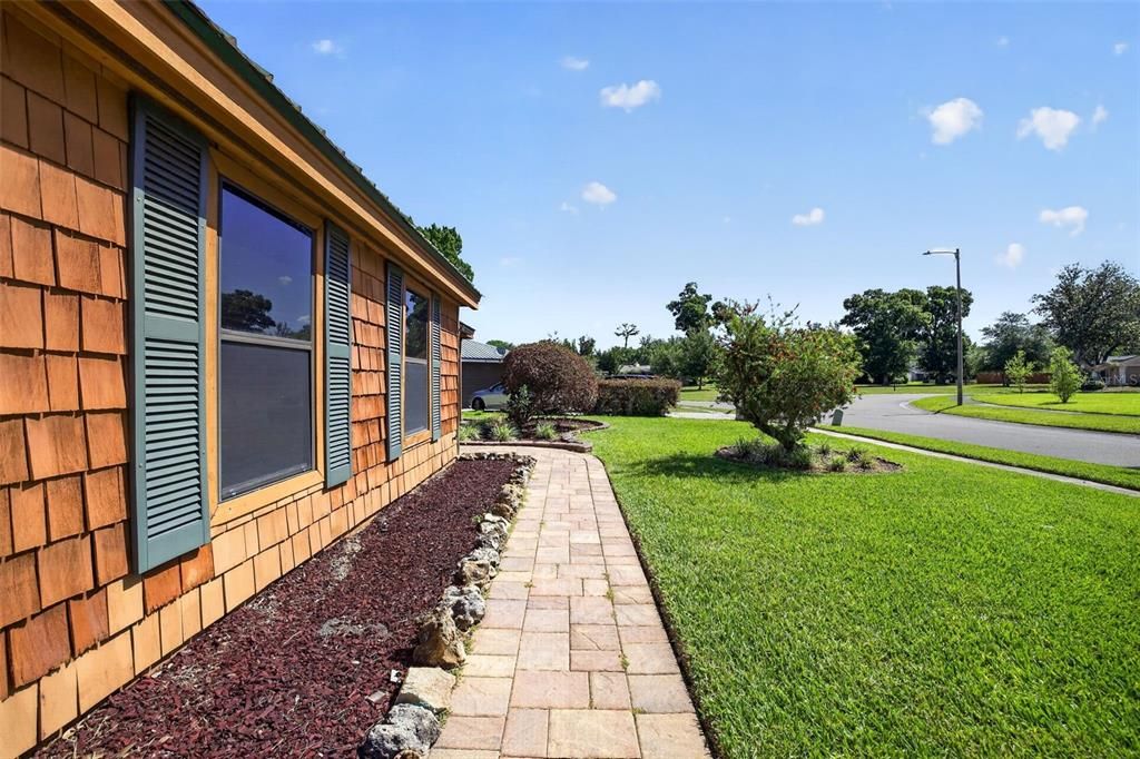 Active With Contract: $359,900 (4 beds, 2 baths, 1945 Square Feet)