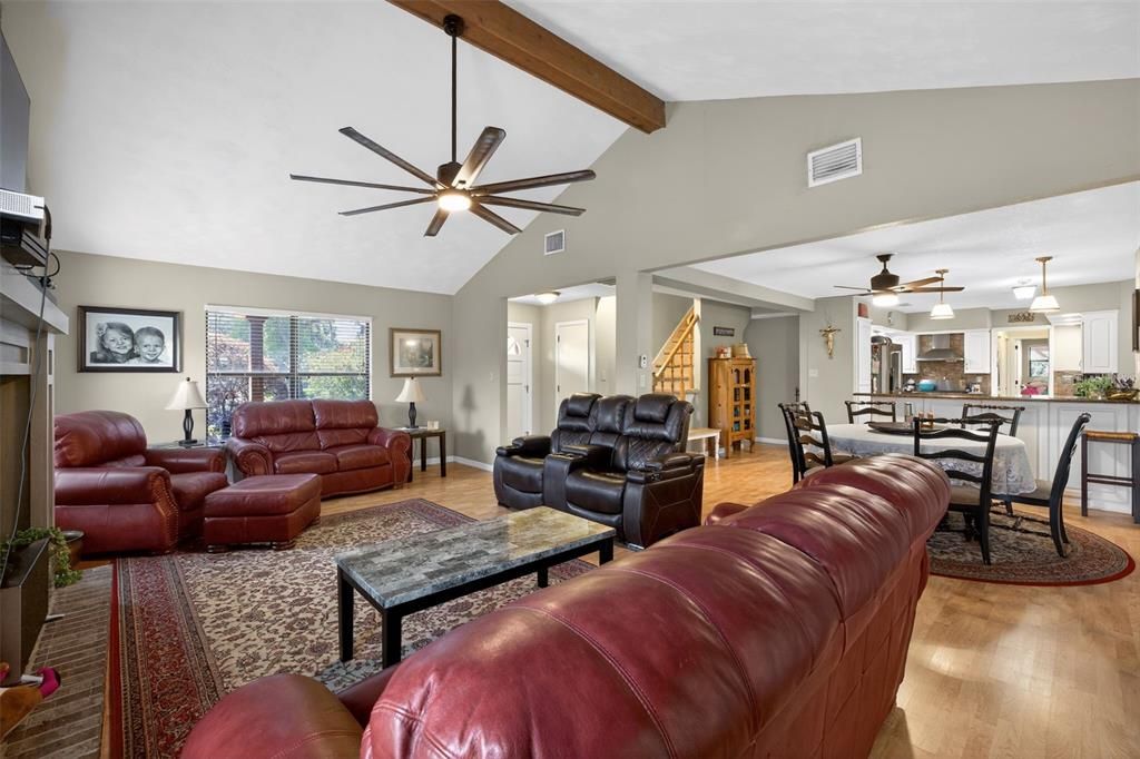 Active With Contract: $359,900 (4 beds, 2 baths, 1945 Square Feet)