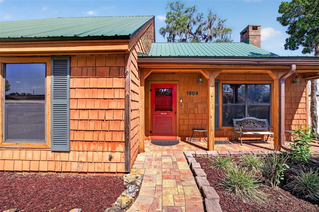 Active With Contract: $359,900 (4 beds, 2 baths, 1945 Square Feet)
