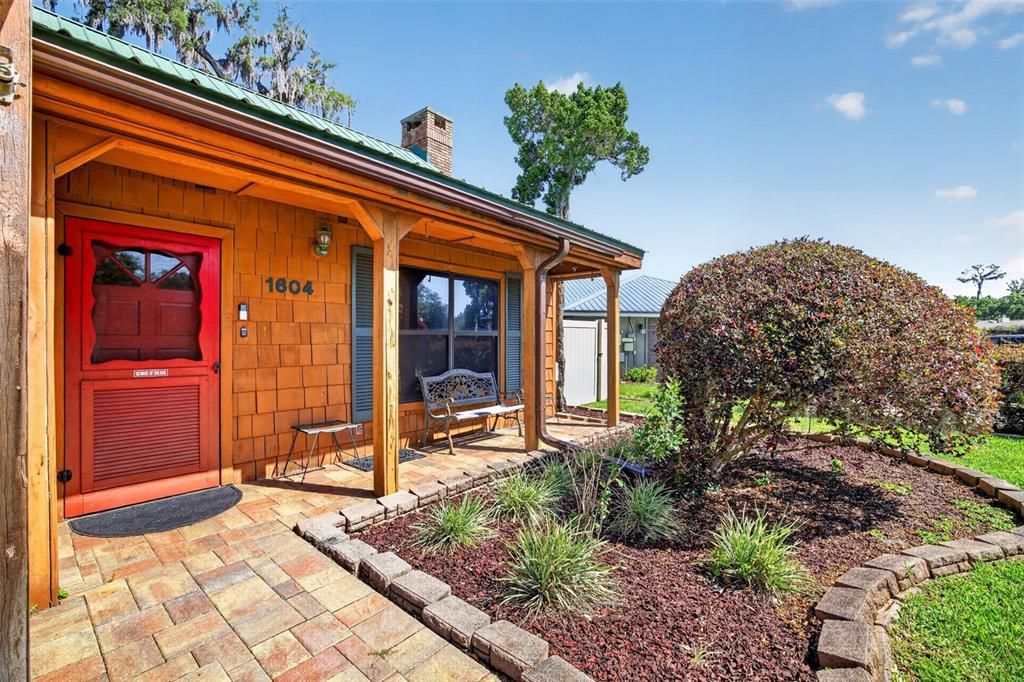 Active With Contract: $359,900 (4 beds, 2 baths, 1945 Square Feet)