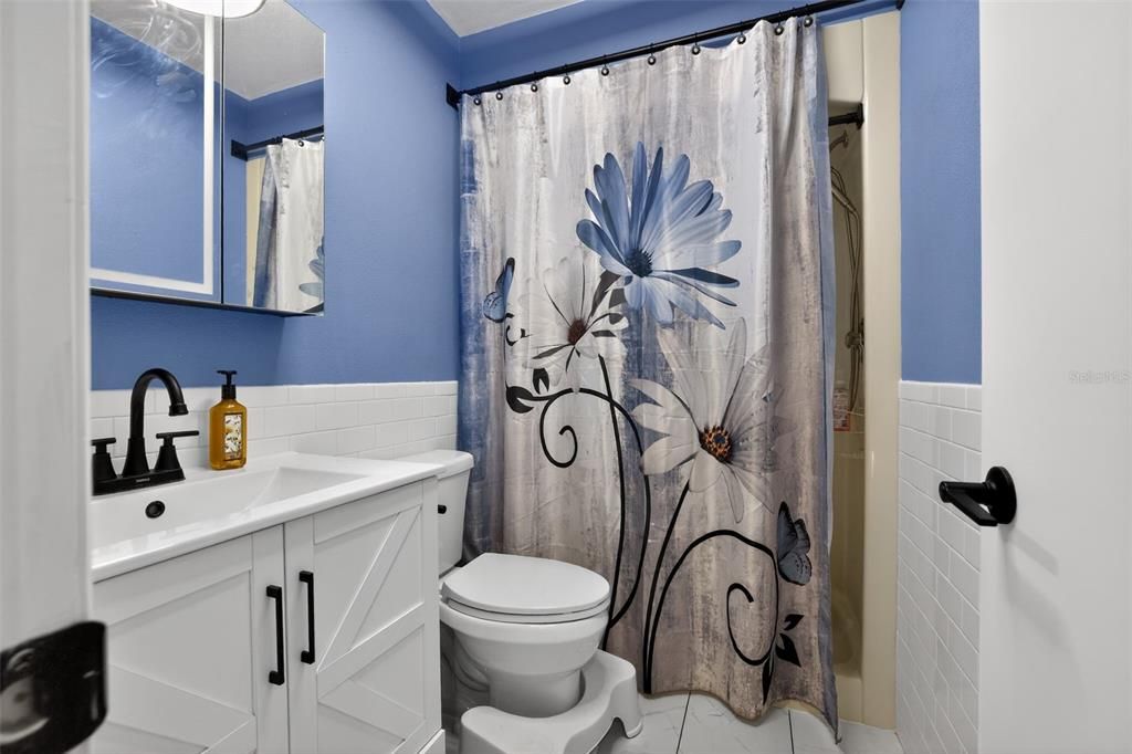 Active With Contract: $359,900 (4 beds, 2 baths, 1945 Square Feet)