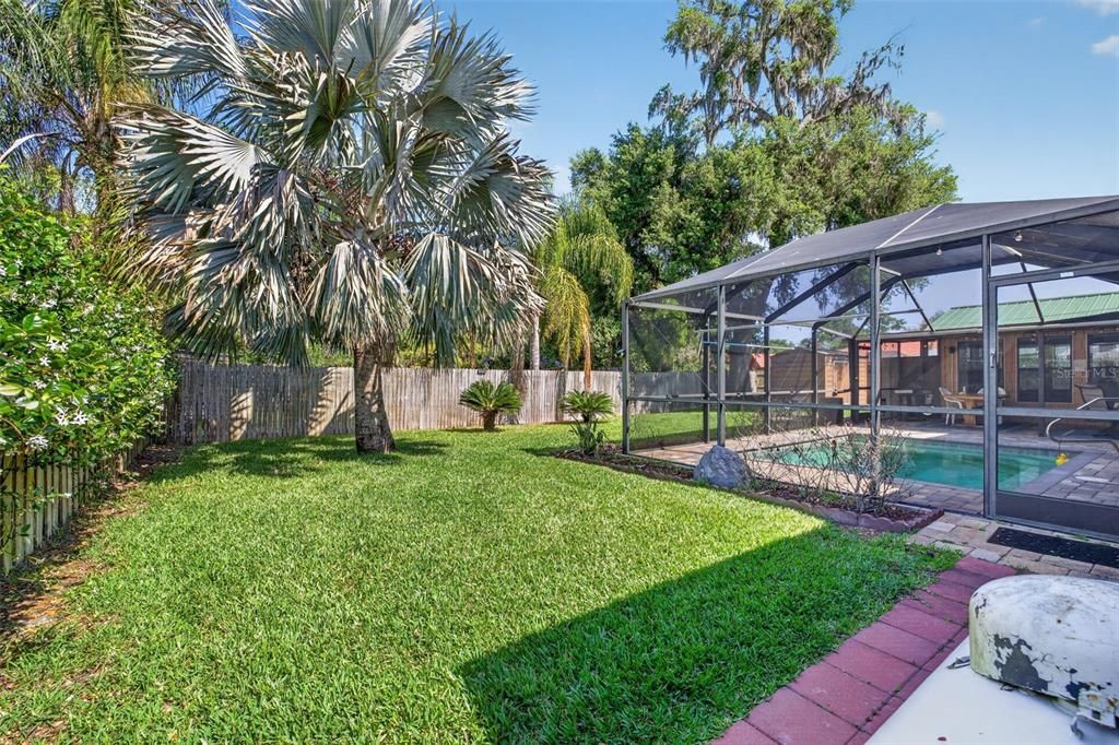 Active With Contract: $359,900 (4 beds, 2 baths, 1945 Square Feet)