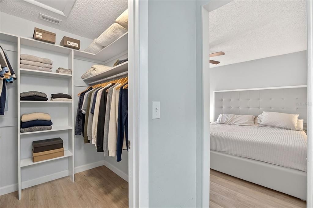 For Sale: $183,999 (2 beds, 2 baths, 1331 Square Feet)