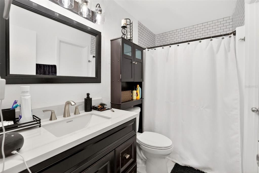 For Sale: $183,999 (2 beds, 2 baths, 1331 Square Feet)
