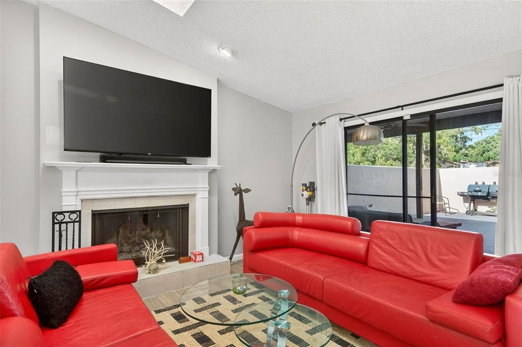 For Sale: $183,999 (2 beds, 2 baths, 1331 Square Feet)