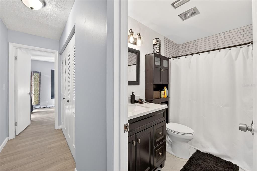 For Sale: $183,999 (2 beds, 2 baths, 1331 Square Feet)