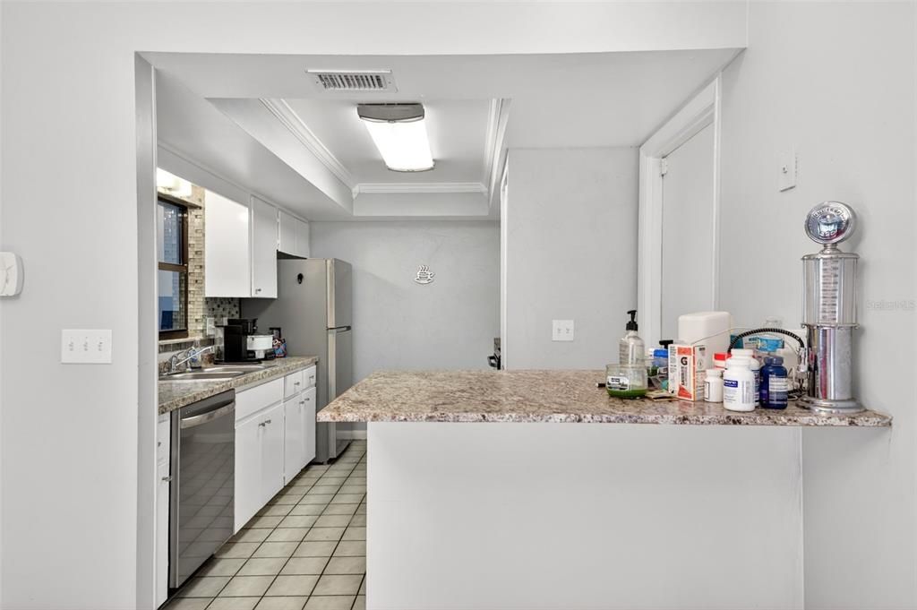 For Sale: $183,999 (2 beds, 2 baths, 1331 Square Feet)