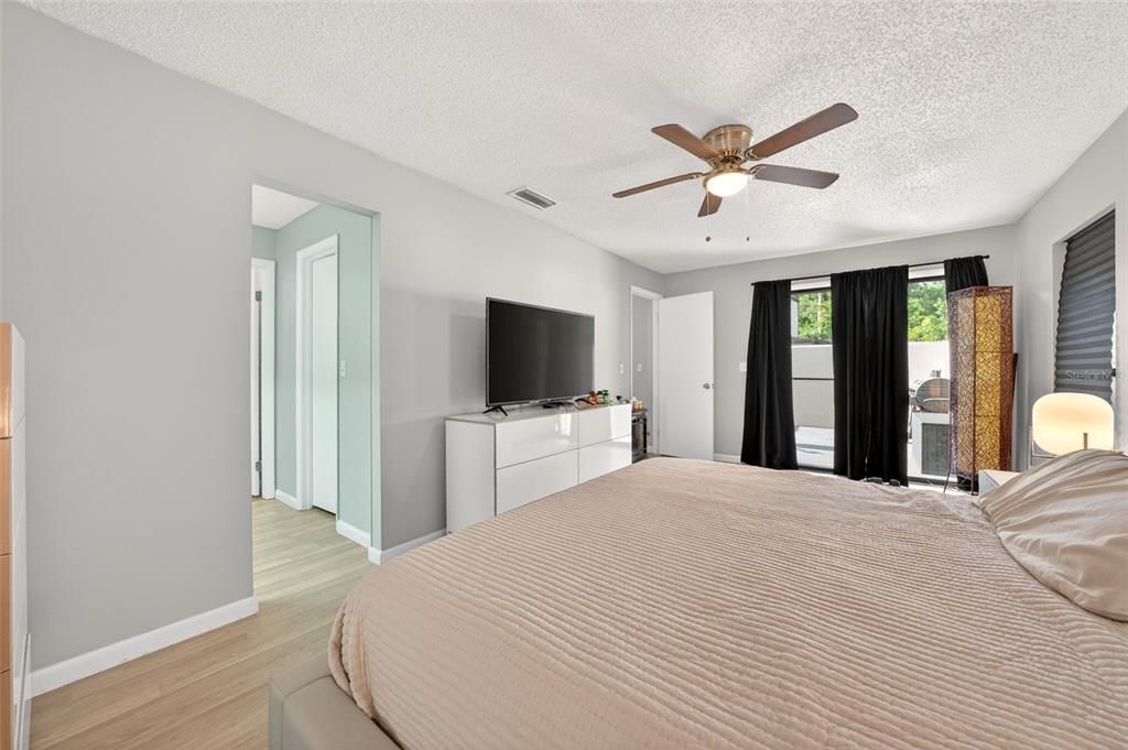 For Sale: $183,999 (2 beds, 2 baths, 1331 Square Feet)
