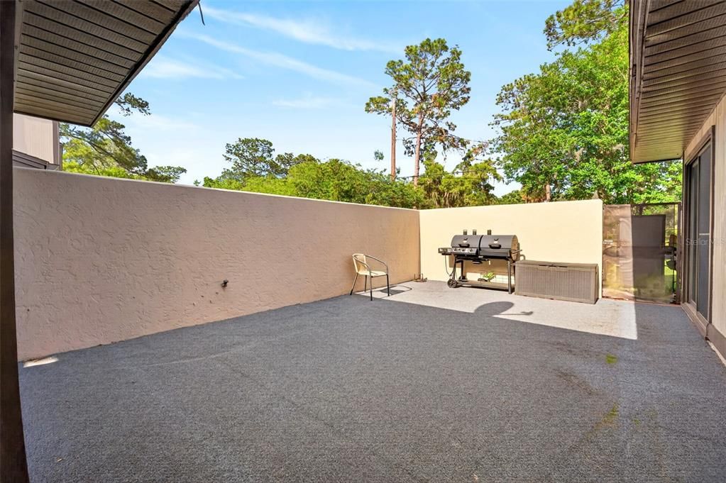 For Sale: $183,999 (2 beds, 2 baths, 1331 Square Feet)