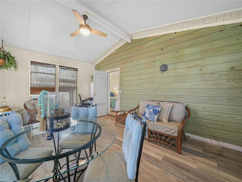 En Venta: $215,000 (2 camas, 2 baños, 1104 Pies cuadrados)