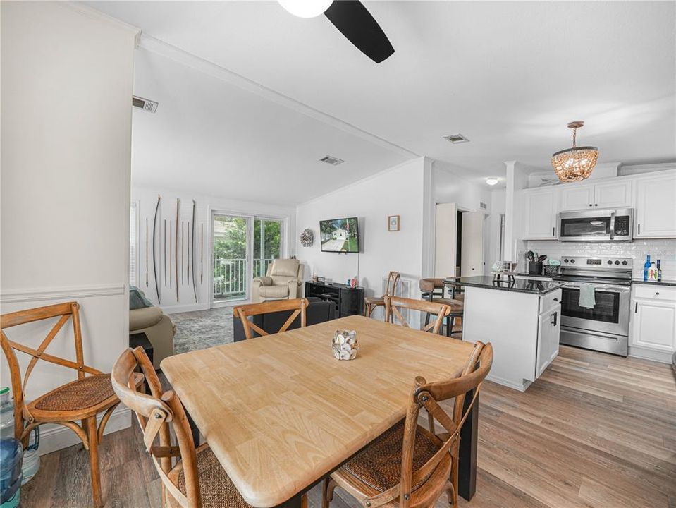En Venta: $215,000 (2 camas, 2 baños, 1104 Pies cuadrados)