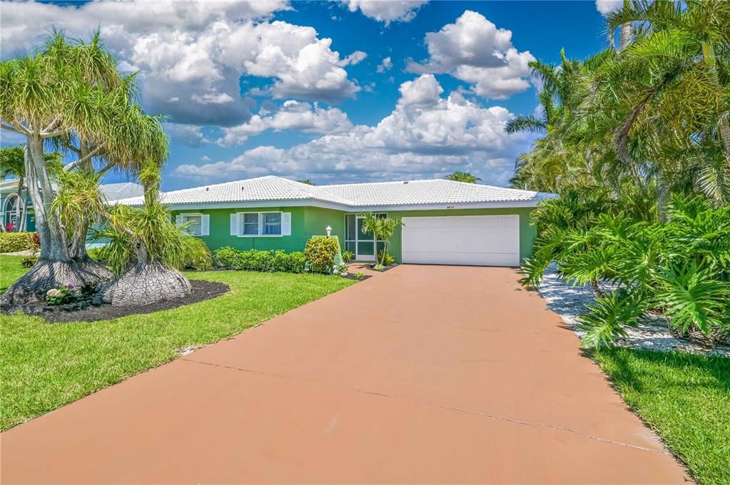 En Venta: $624,900 (3 camas, 2 baños, 1370 Pies cuadrados)
