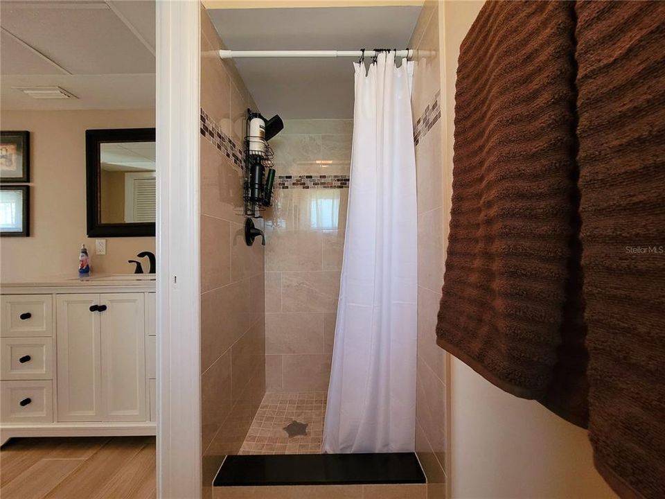 En Venta: $624,900 (3 camas, 2 baños, 1370 Pies cuadrados)