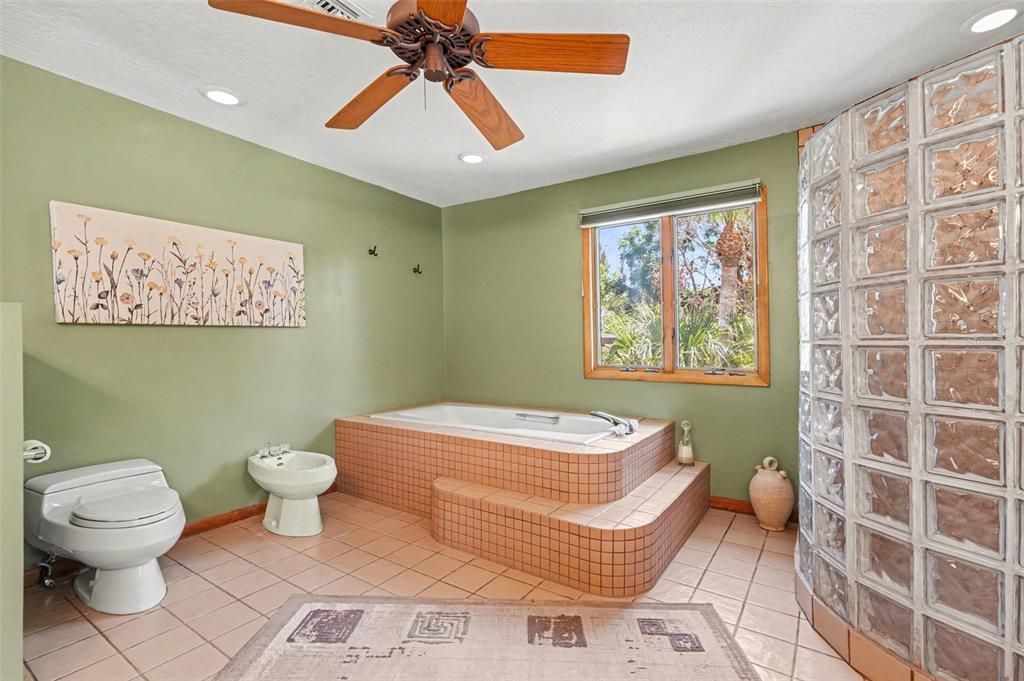 For Sale: $2,000,000 (5 beds, 3 baths, 3645 Square Feet)