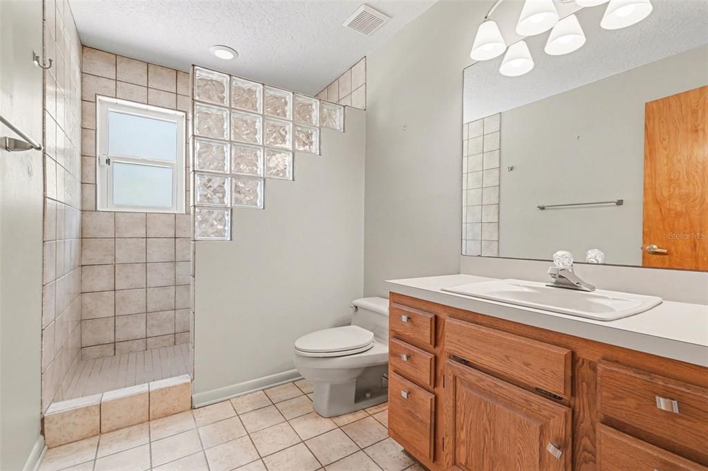 For Sale: $2,000,000 (5 beds, 3 baths, 3645 Square Feet)