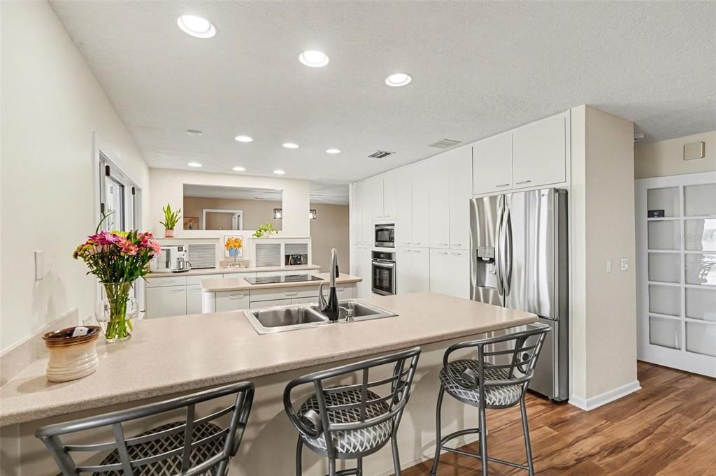 For Sale: $2,000,000 (5 beds, 3 baths, 3645 Square Feet)