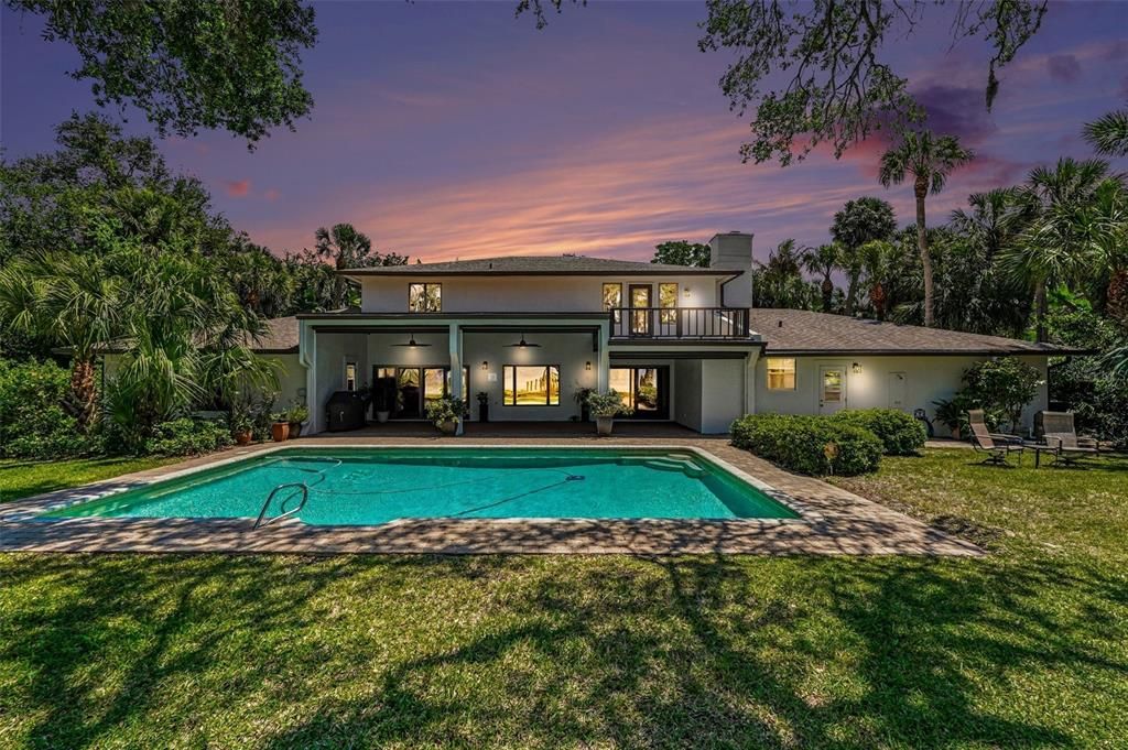 For Sale: $2,000,000 (5 beds, 3 baths, 3645 Square Feet)