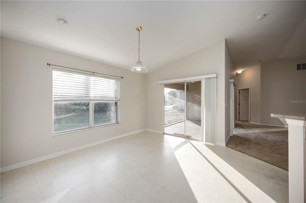 В аренду: $1,850 (3 спален, 2 ванн, 1637 Квадратных фут)