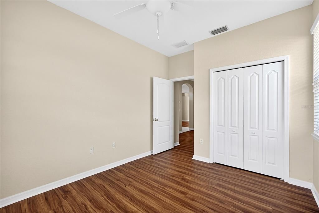 Activo con contrato: $275,000 (3 camas, 2 baños, 1743 Pies cuadrados)