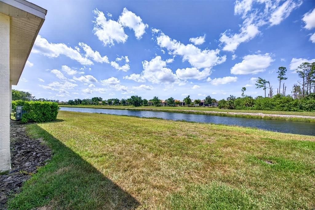 Activo con contrato: $275,000 (3 camas, 2 baños, 1743 Pies cuadrados)