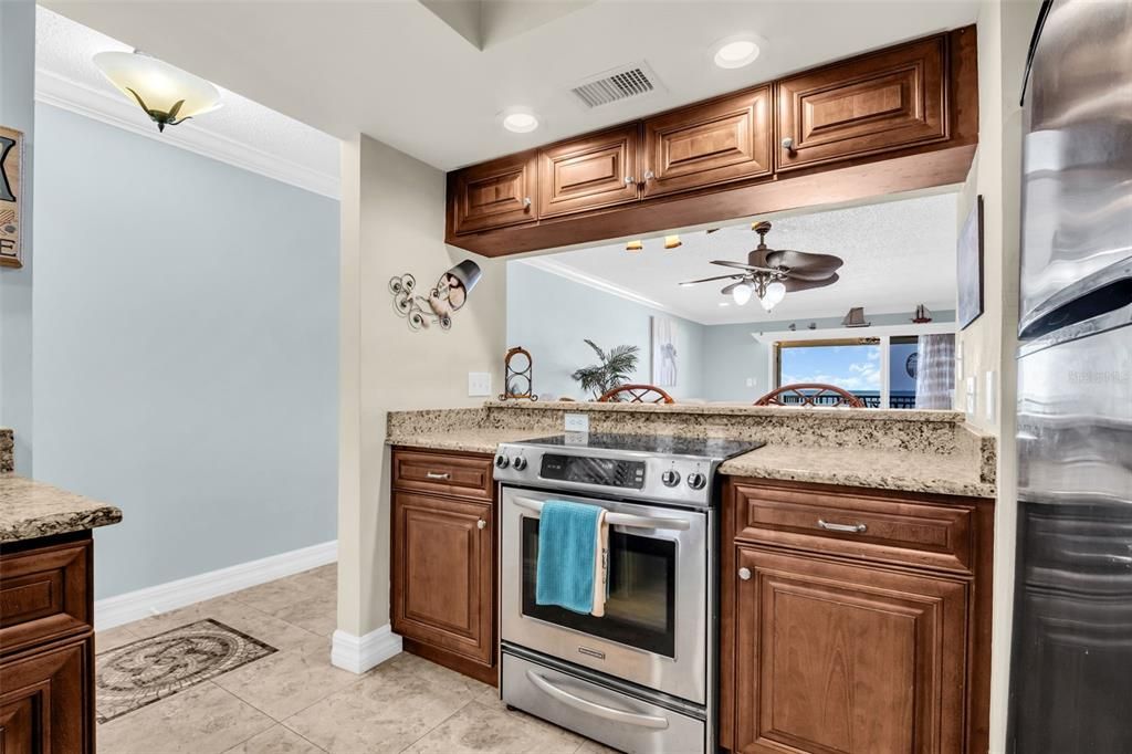 For Sale: $825,000 (2 beds, 2 baths, 1050 Square Feet)