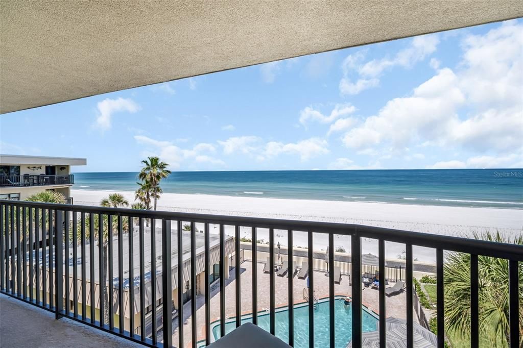 For Sale: $825,000 (2 beds, 2 baths, 1050 Square Feet)