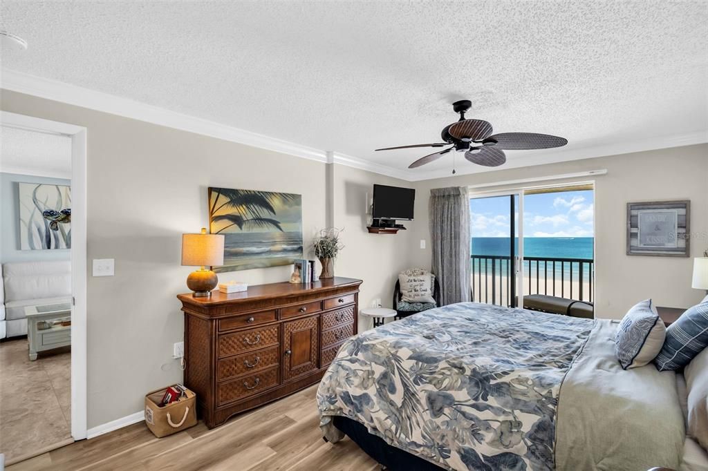 For Sale: $825,000 (2 beds, 2 baths, 1050 Square Feet)