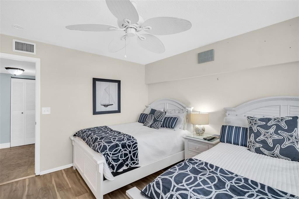 For Sale: $825,000 (2 beds, 2 baths, 1050 Square Feet)