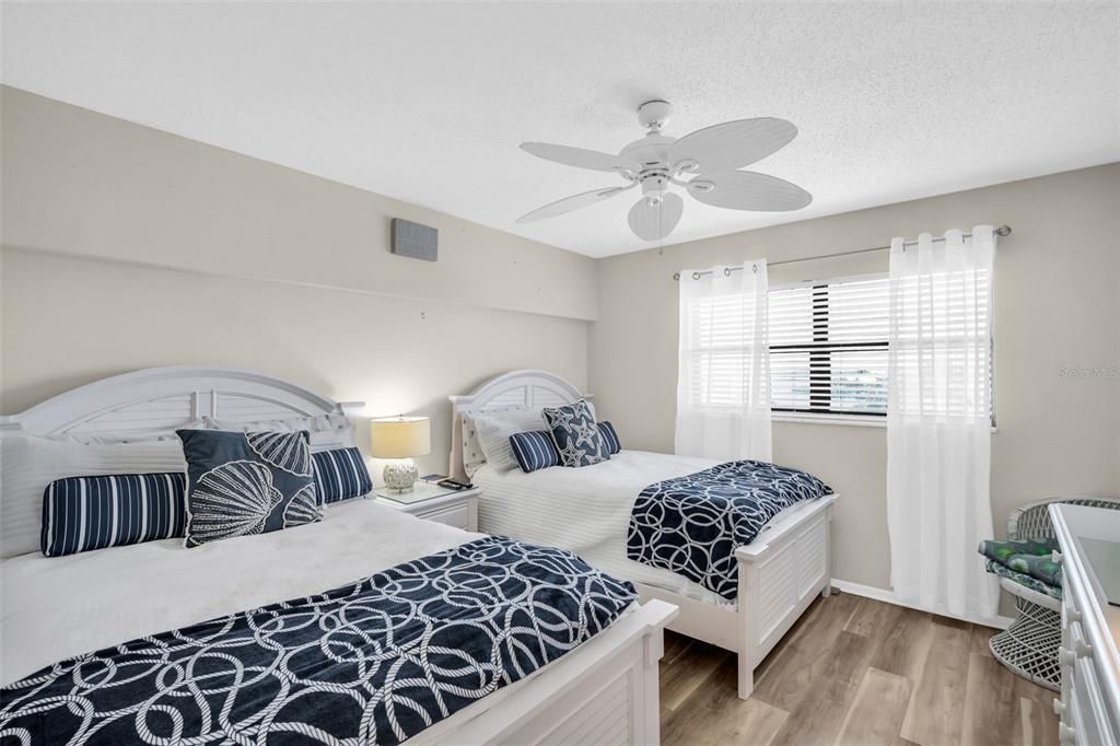 For Sale: $825,000 (2 beds, 2 baths, 1050 Square Feet)